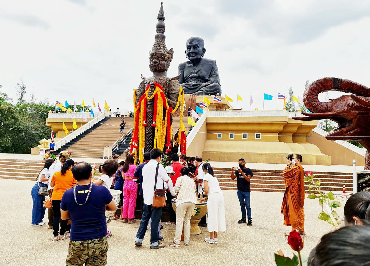 ท้าวเวสสุวรรณ วัดห้วยมงคล